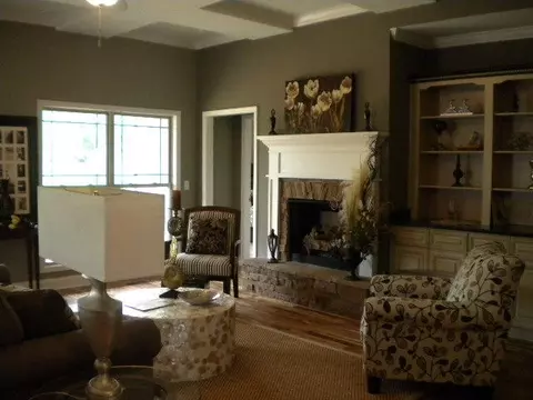7084 Gregory Dr, Ooltewah, TN 37363 photo 3