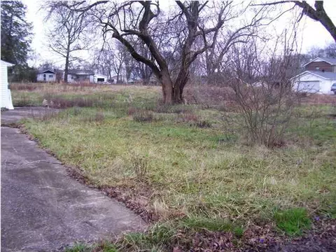 155 E Spring St, Whitwell, TN 37397 photo 1
