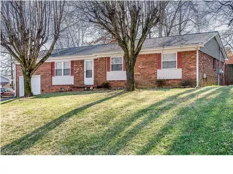 1370 Meadowood Dr, Hixson, TN 37343 photo 1