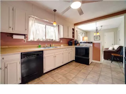 1370 Meadowood Dr, Hixson, TN 37343 photo 6