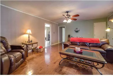 1370 Meadowood Dr, Hixson, TN 37343 photo 3