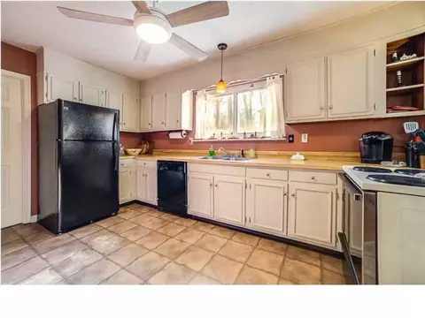 1370 Meadowood Dr, Hixson, TN 37343 photo 5