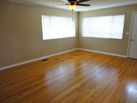 12 Phillips Dr, Fort Oglethorpe, GA 30742 photo 4