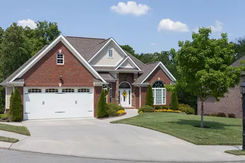 2839 Reflection Ln, Ooltewah, TN 37363 photo 1