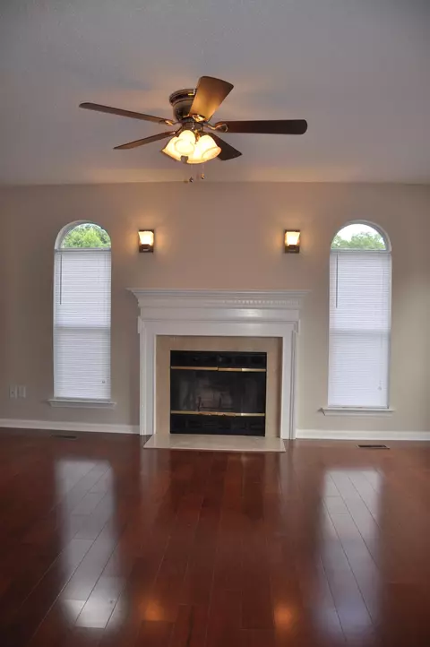 8211 Fallen Maple Dr, Chattanooga, TN 37421 photo 5