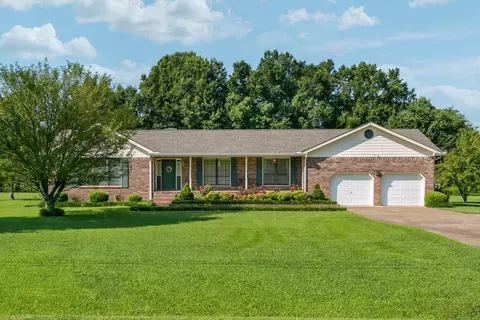 1612 Eagle Dr, Hixson, TN 37343 photo 1
