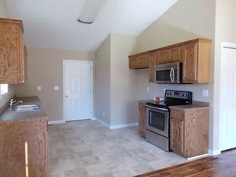 198 Hanks Bnd, Dalton, GA 30721 photo 2