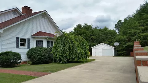 157 Overlook Dr, Jasper, TN 37347 photo 2
