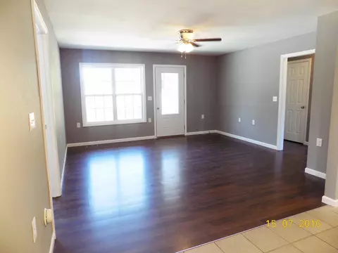 380 E Spring St, Whitwell, TN 37397 photo 4