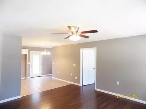 380 E Spring St, Whitwell, TN 37397 photo 3