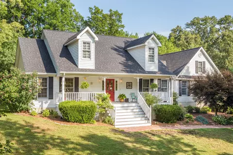5221 Silver Ln, Apison, TN 37302 photo 1