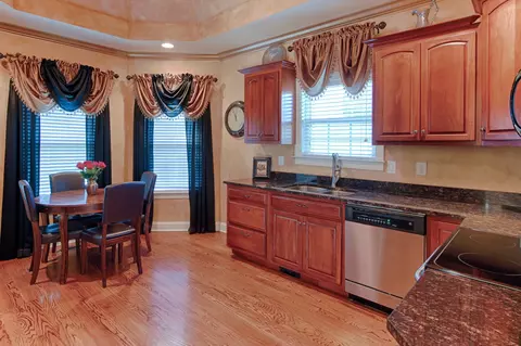 1121 Renas Ter, Chattanooga, TN 37421 photo 2