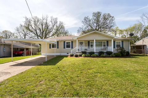 6 Walker Ave, Fort Oglethorpe, GA 30742 photo 1
