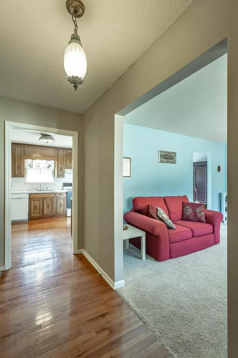 908 Sutton Dr, Hixson, TN 37343 photo 6