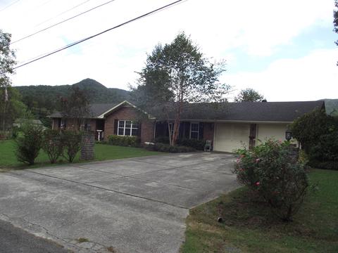 111 Thomas Ave, Jasper, TN 37347 photo 1