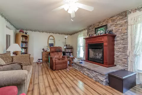 187 Grant Dr, Ringgold, GA 30736 photo 3