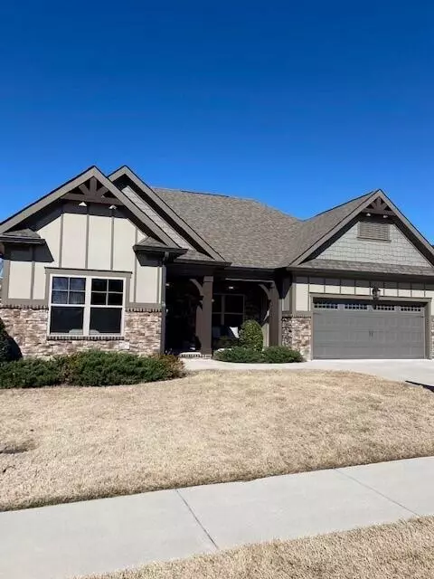 7902 Bear Stone Dr #307, Ooltewah, TN 37363