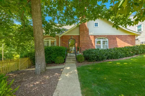 1301 Sharon Cir, Chattanooga, TN 37405 photo 1