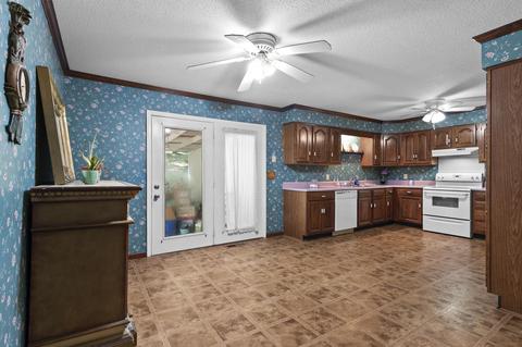 68 Stagg St, Dunlap, TN 37327 photo 8