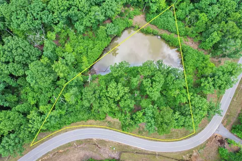 2995 River Bluffs Dr, Jasper, TN 37347