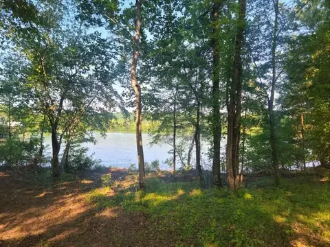 193 Piney Bay Ln # 7, Spring City, TN 37381