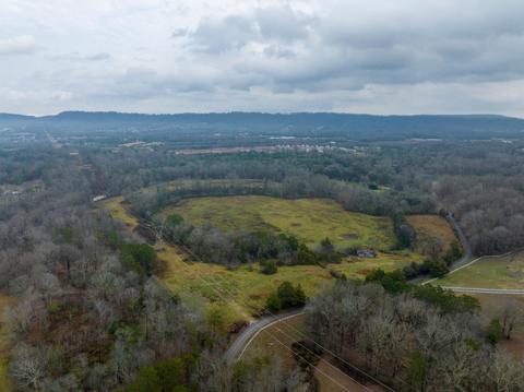 8209 Bell Mill Rd, Ooltewah, TN 37363