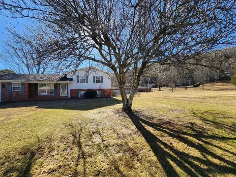 402 Gamble Ln, Jasper, TN 37347 photo 3