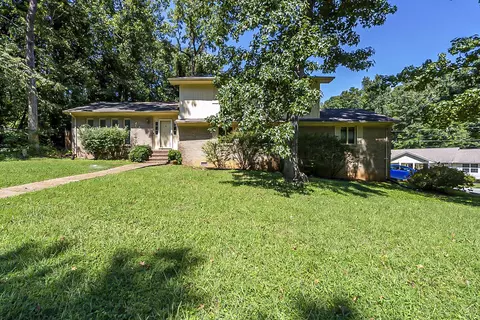 6310 Ridge Lake Rd, Hixson, TN 37343