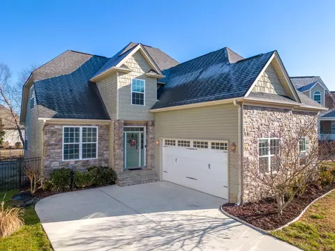 8427 Sophie Ln, Ooltewah, TN 37363