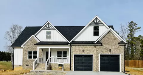 213 Twelve Oaks Dr, Rock Spring, GA 30739
