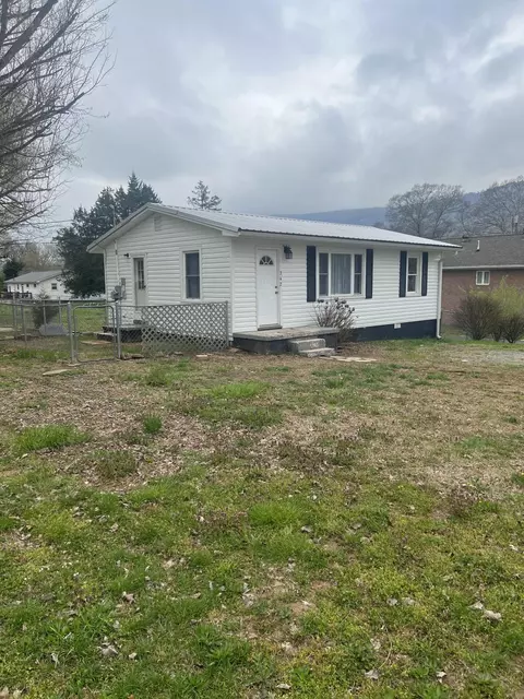 342 E Spring St, Whitwell, TN 37397 photo 1