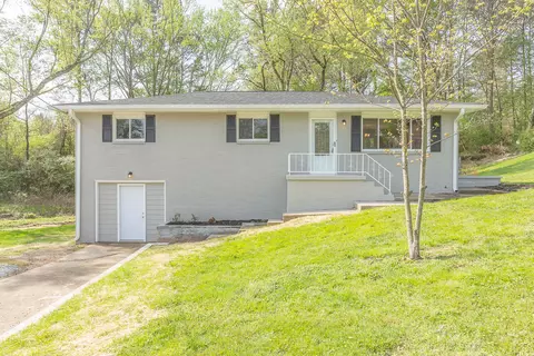 606 Holly Dr, Rossville, GA 30741