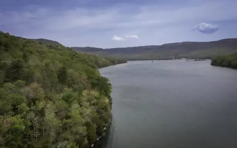 Undisclosed, Whitwell, TN 37397