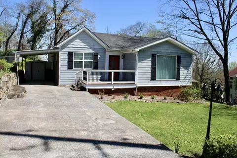 211 N Bragg Ave, Lookout Mountain, TN 37350