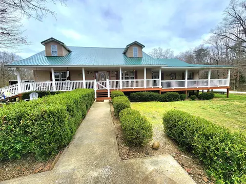 715 Ravens Point Rd, Tracy City, TN 37387