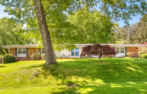 3004 Brownwood Dr, Chattanooga, TN 37404