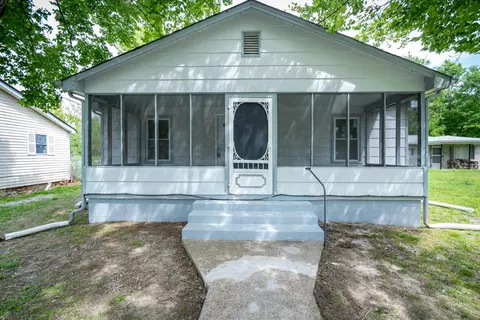 102 Donnelly St, Rossville, GA 30741
