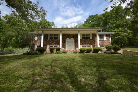 2410 Pineway Trl, Soddy Daisy, TN 37379