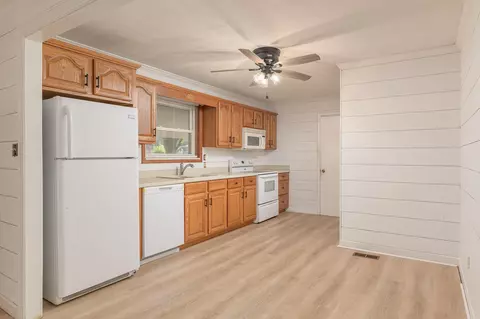 702 NW Mimosa Dr #61, Cleveland, TN 37312