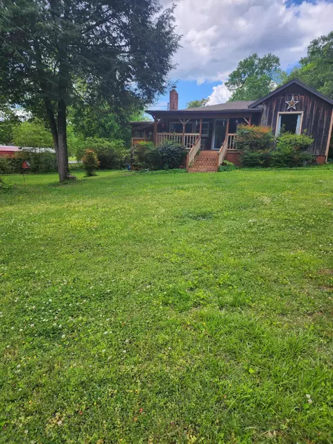 239 Park St, Rossville, GA 30741