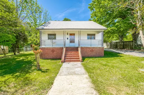 210 7th St, Trion, GA 30753