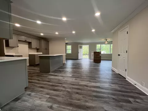 1064 Holcomb Rd, Ringgold, GA 30736