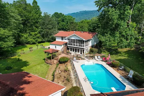 118 Jane Manor Cir, Soddy Daisy, TN 37379