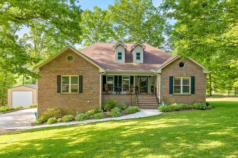 64 Red Moore Rd, Trenton, GA 30752