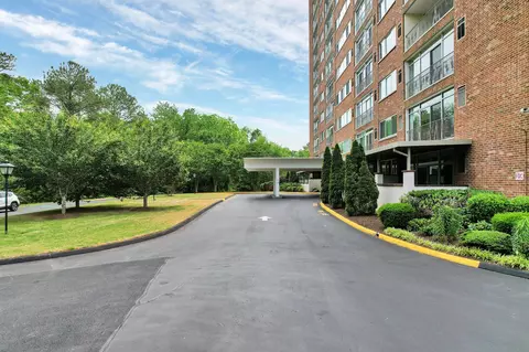 1414 Continental Dr, Chattanooga, TN 37405