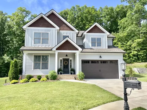 9410 Silver Stone Ln, Ooltewah, TN 37363