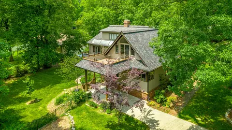105 South Dr, Signal Mountain, TN 37377