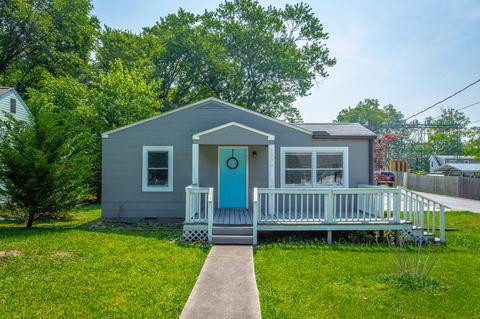 1320 Sewanee Dr, Chattanooga, TN 37412