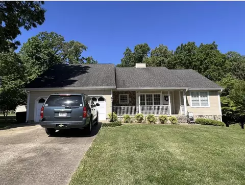 112 Whisper Dr, Ringgold, GA 30736