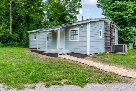 1315 Pikeville Ave, Graysville, TN 37338
